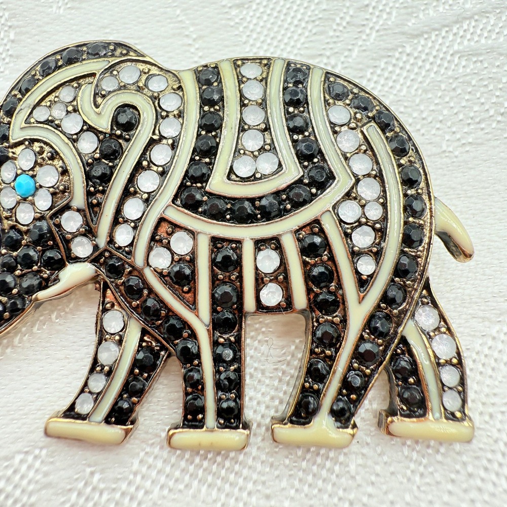 Vintage Bejeweled Elephant Animal Gold Tone Brooch - Picture 4 of 7